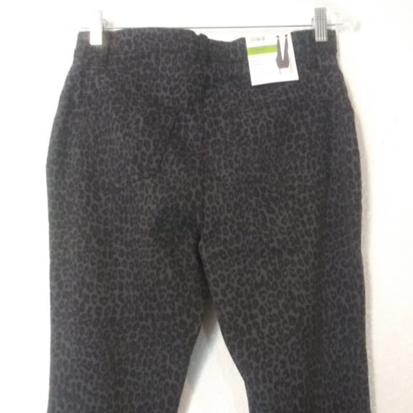Time And True women's sizem M (8-10) gray and black animal print jeggings - Picture 6 of 16